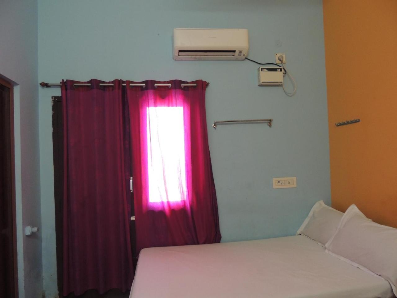 Radha Party Hall Kanchipuram Exterior photo