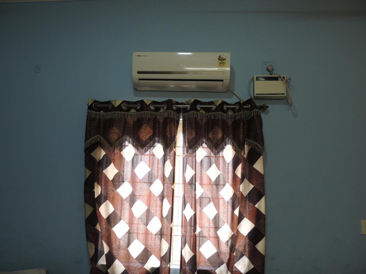 Radha Party Hall Kanchipuram Exterior photo