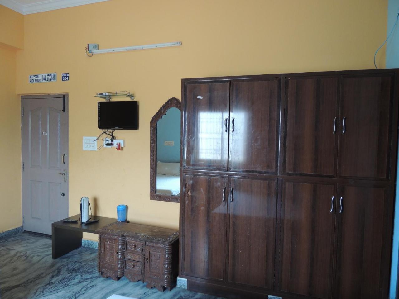 Radha Party Hall Kanchipuram Exterior photo